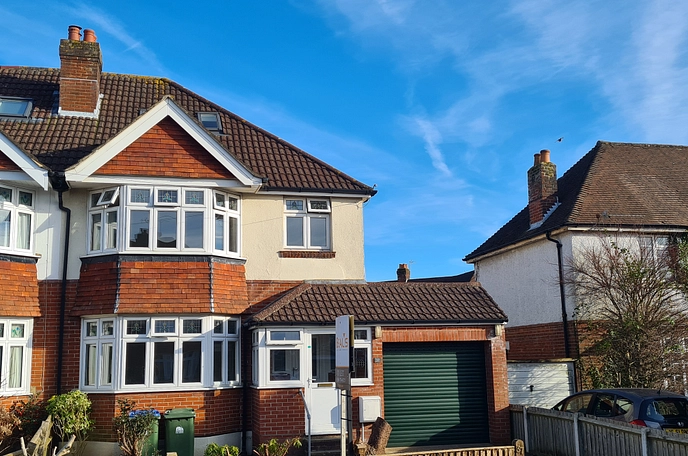 4 bedroom  semi-detached house to rent