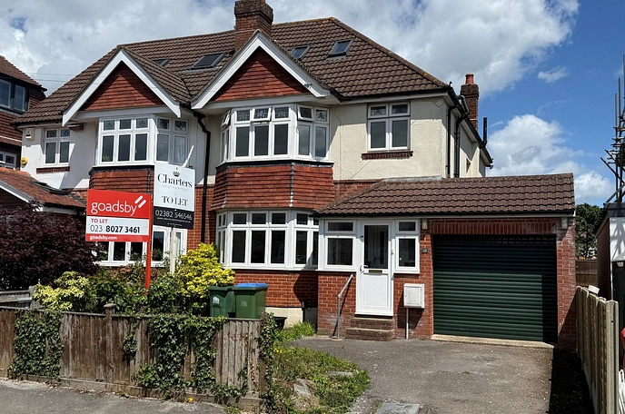 4 bedroom  semi-detached house to rent
