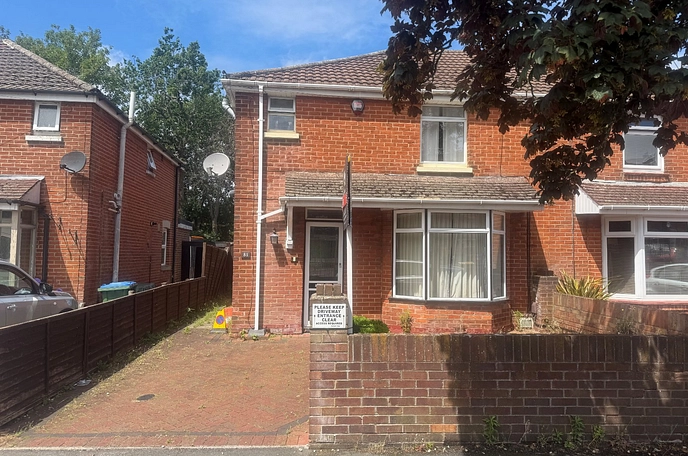 3 bedroom  semi-detached house to rent