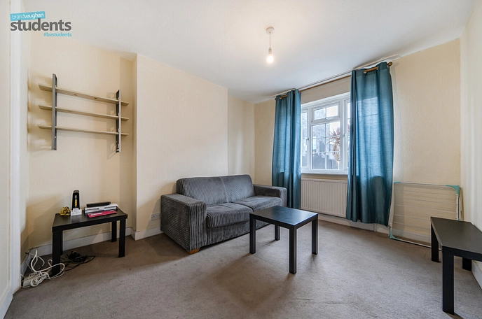 3 bedroom  terraced maisonette to rent
