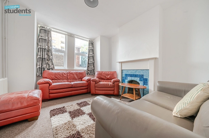 5 bedroom  terraced house to rent