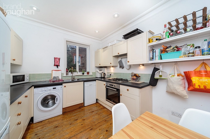 3 bedroom  terraced house to rent