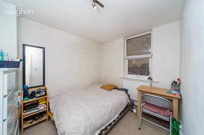 4 bedroom  terraced house to rent