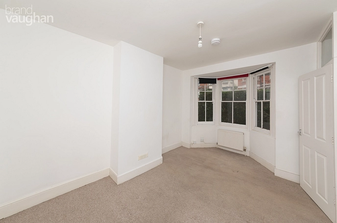 4 bedroom  terraced house to rent