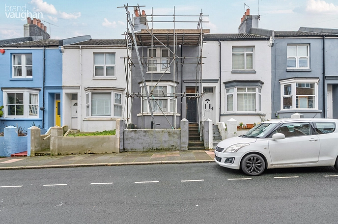 3 bedroom  terraced house to rent