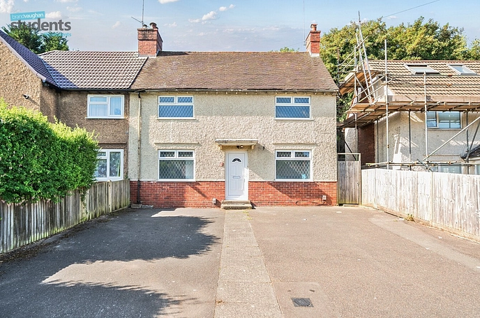 6 bedroom  semi-detached house to rent