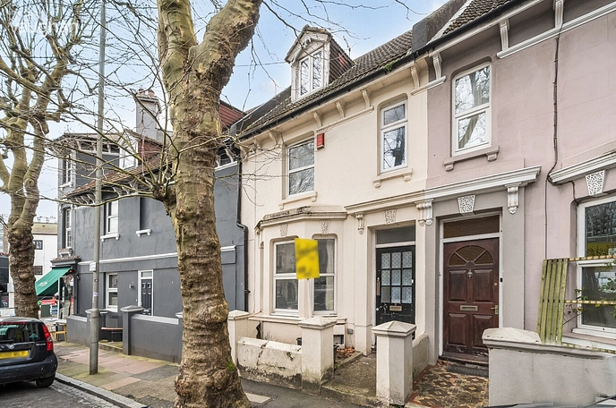 6 bedroom  terraced house to rent