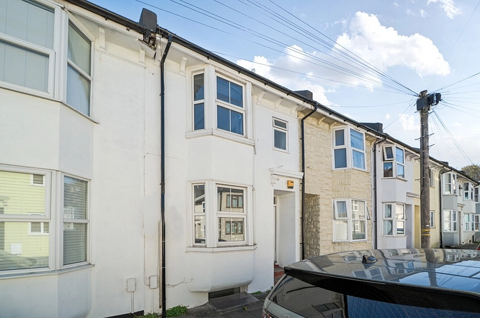 4 bedroom  terraced house for sale