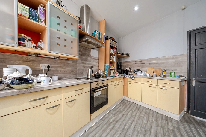 5 bedroom  terraced house to rent