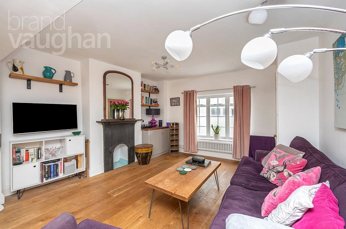 2 bedroom  terraced house for sale