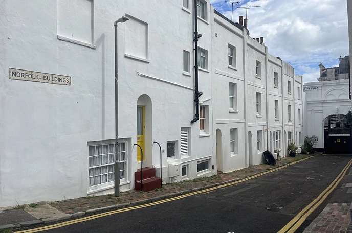 4 bedroom  terraced house for sale