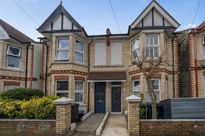 4 bedroom  semi-detached house for sale
