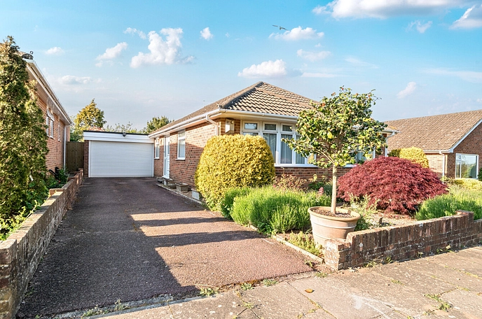 2 bedroom  detached bungalow for sale
