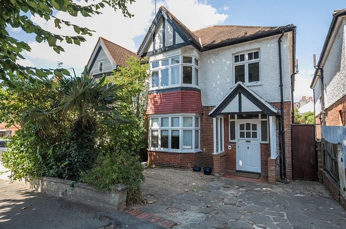 4 bedroom  semi-detached house for sale
