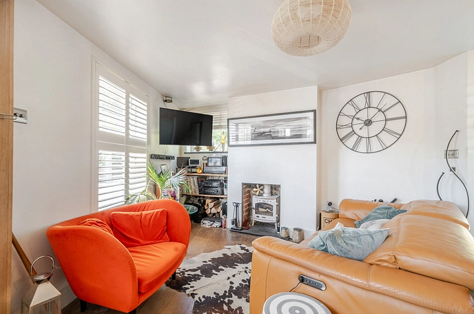 3 bedroom  semi-detached house for sale