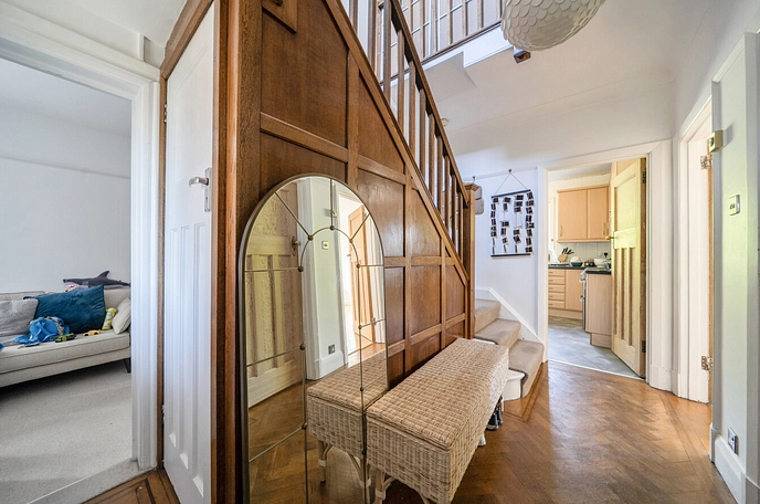 5 bedroom  detached house for sale