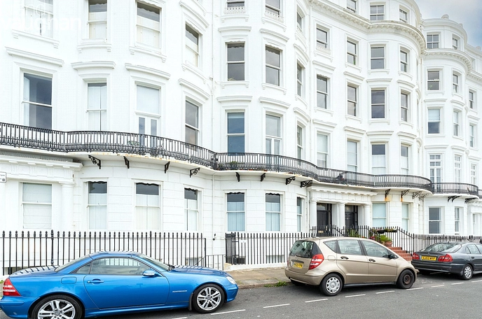 2 bedroom maisonette for sale