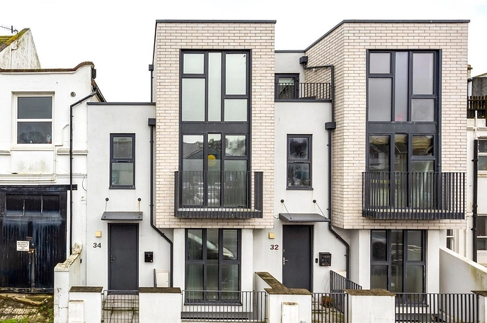 3 bedroom  terraced house for sale