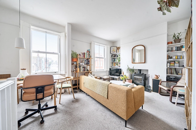 2 bedroom maisonette for sale