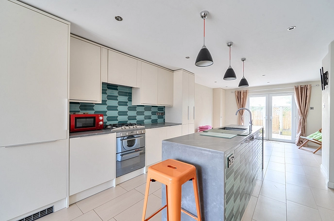 3 bedroom  terraced house for sale