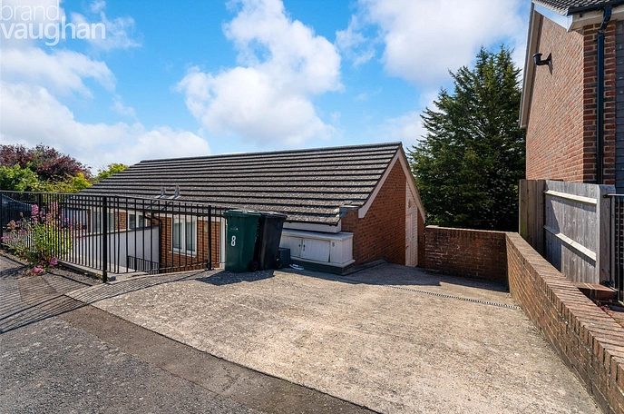 2 bedroom  semi-detached house to rent