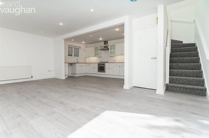 2 bedroom  semi-detached house to rent