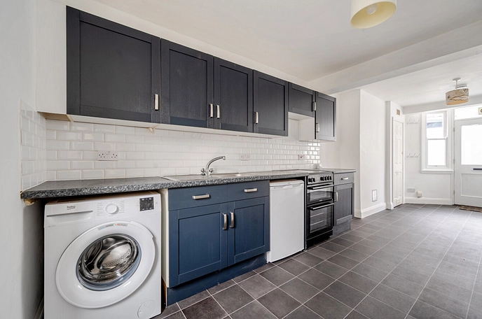 3 bedroom  terraced house to rent