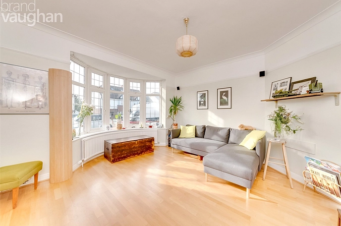 4 bedroom  semi-detached house to rent