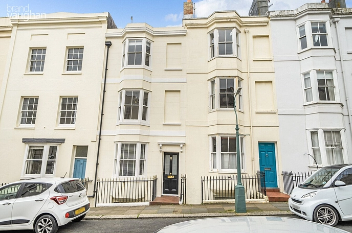 4 bedroom terraced house to rent