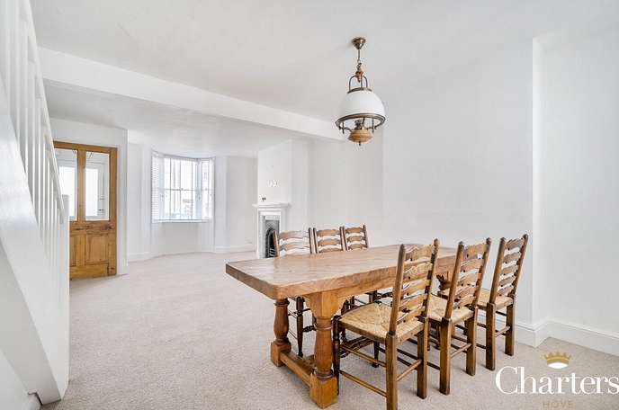4 bedroom  terraced house to rent