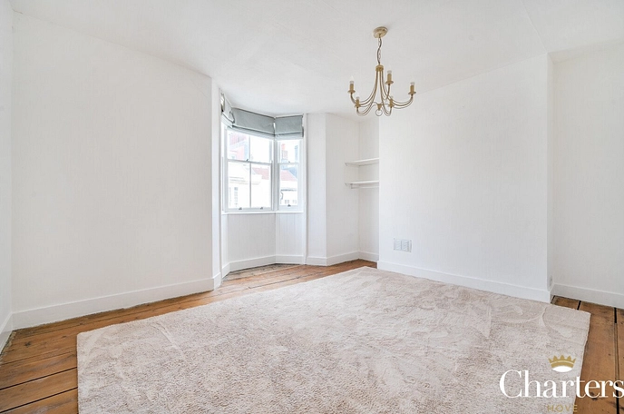 4 bedroom  terraced house to rent