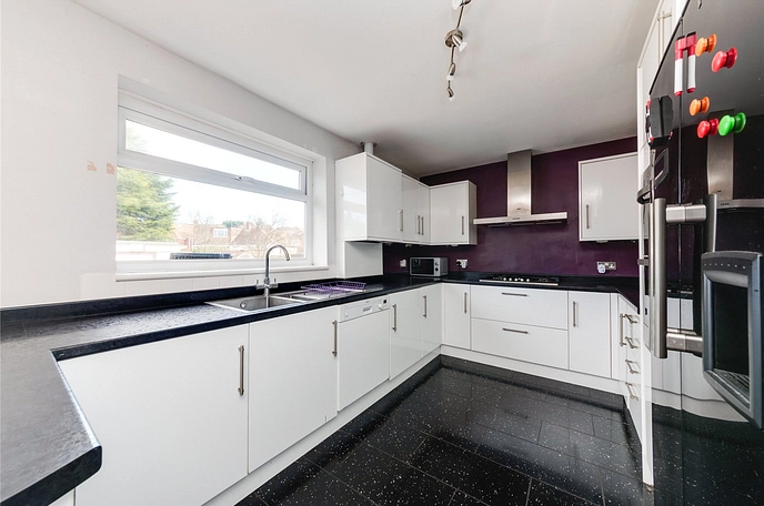3 bedroom  semi-detached house to rent