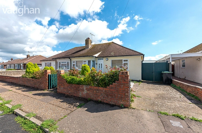 3 bedroom  semi-detached bungalow to rent