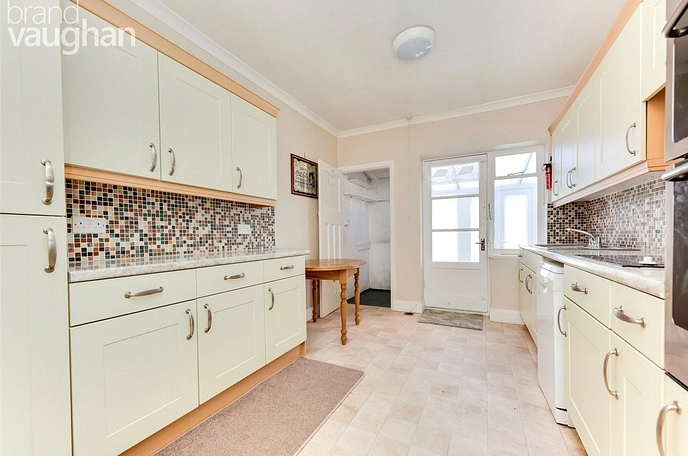 3 bedroom  semi-detached bungalow to rent