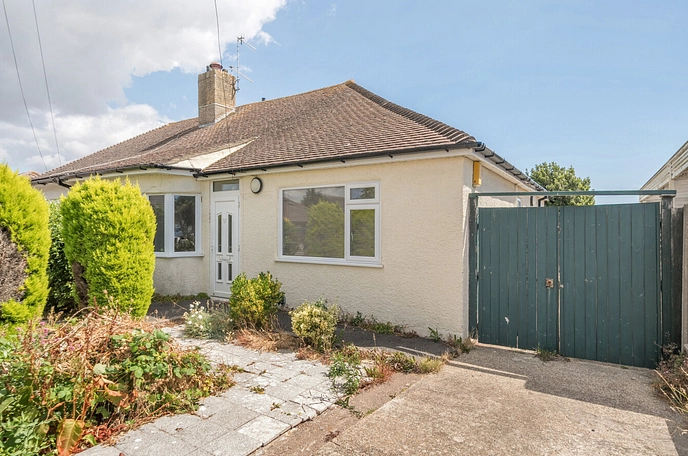 3 bedroom  semi-detached bungalow to rent