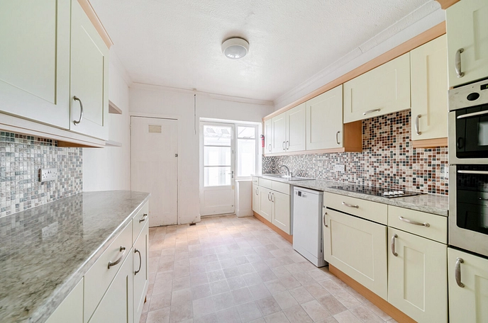 3 bedroom  semi-detached bungalow to rent