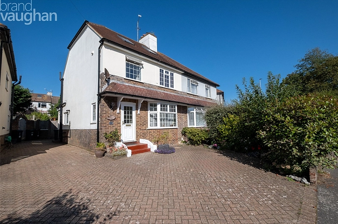 4 bedroom  semi-detached house to rent