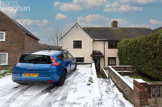 5 bedroom  semi-detached house to rent