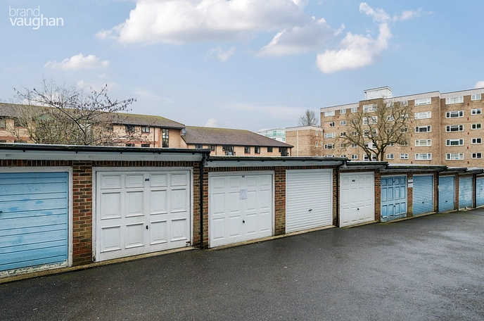 garage/parking space to rent