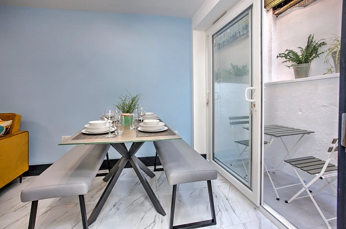 2 bedroom apartment to rent