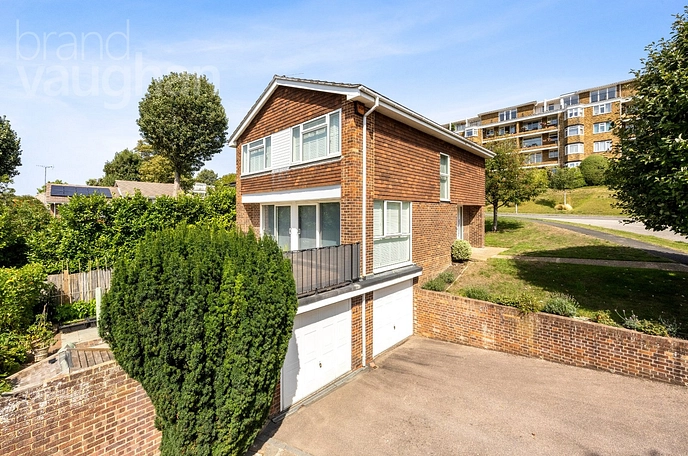 4 bedroom  detached house for sale
