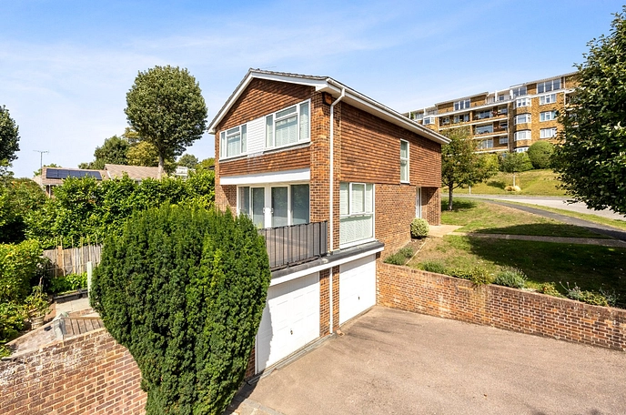 4 bedroom  detached house for sale