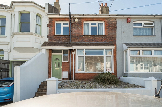 3 bedroom  terraced house for sale