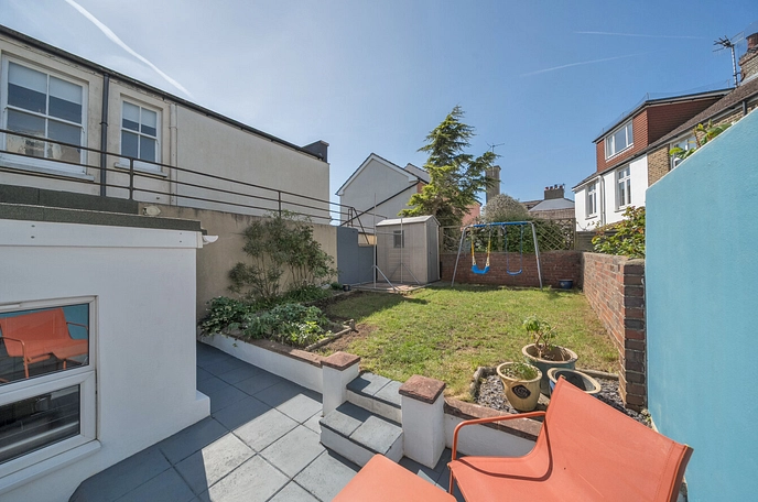 3 bedroom  terraced house for sale