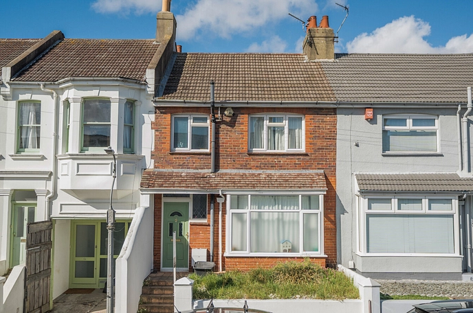 3 bedroom  terraced house for sale