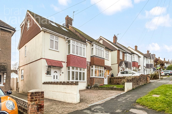 4 bedroom  semi-detached house for sale