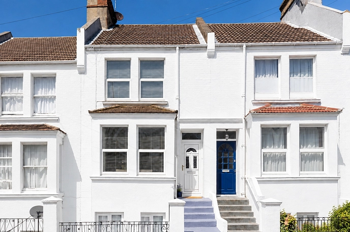 3 bedroom maisonette for sale