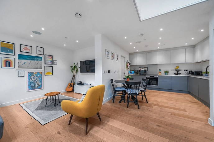 2 bedroom apartment for sale