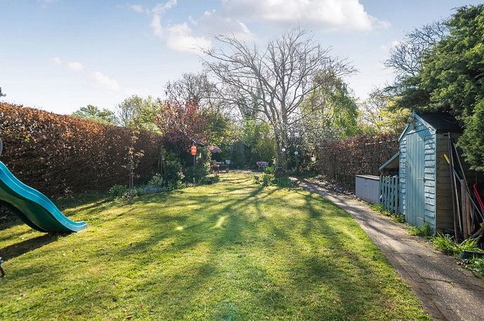 3 bedroom  semi-detached house for sale