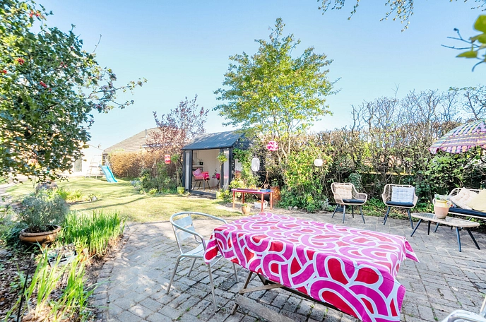 3 bedroom  semi-detached house for sale